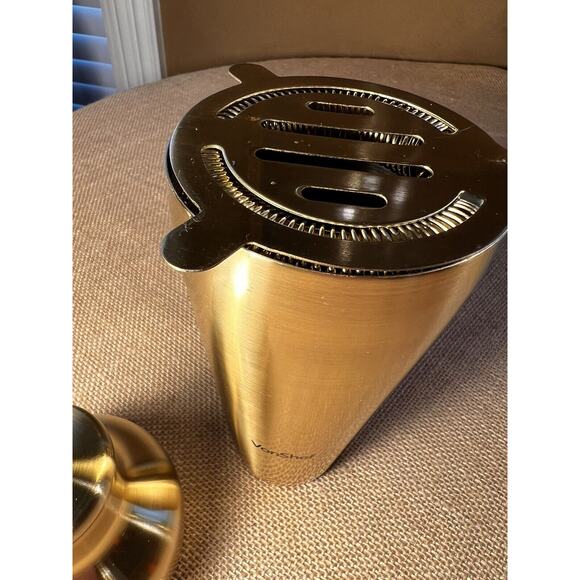VonShef Brushed Gold Stainless Steel Cocktail Shaker and Strainer - Picture 9 of 12